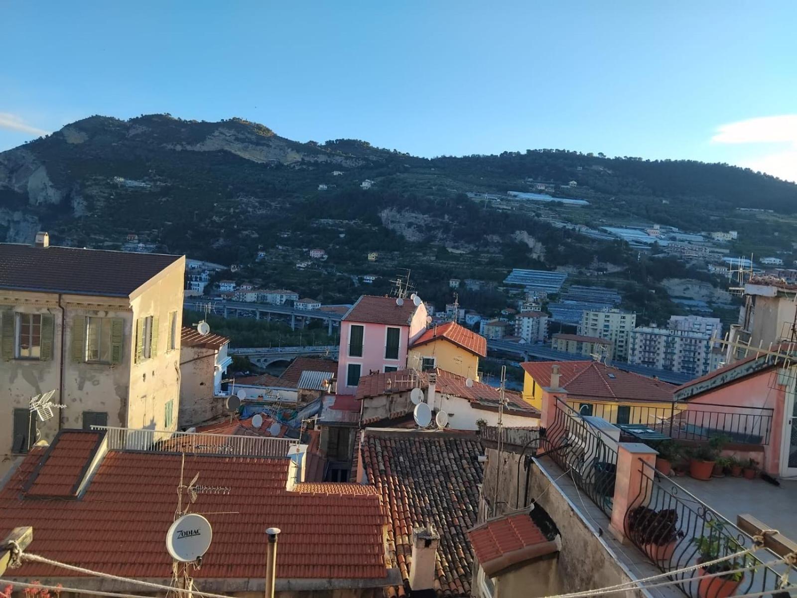 Apartament Casa Eden Ventimiglia Zewnętrze zdjęcie
